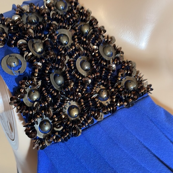 Size 4 Little blue dress off one shoulder - Picture 15 of 17